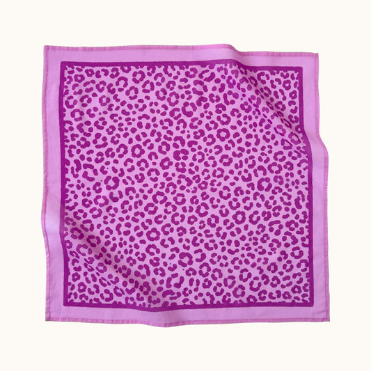 Leopard print bandana in pink, 100% cotton accessory
